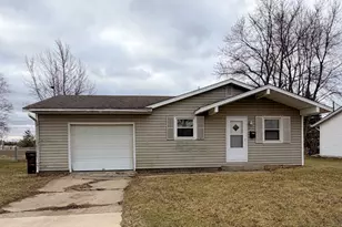 1020 Avenue E, Rochelle, IL 61068 - Photo 1