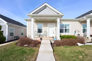 223 S Walnut St, Cortland, IL 60112 - Photo 1