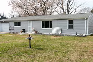 714 Landon Ave, Winthrop Harbor, IL 60096 - Photo 1