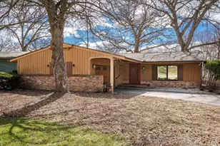 5005 Mohawk Rd, Rockford, IL 61107 - Photo 1