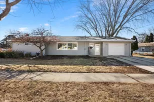 309 W School St, Plano, IL 60545 - Photo 1
