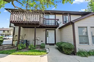 1715 Cedarbrook Ct, Sycamore, IL 60178 - Photo 1