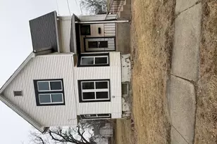 719 S Walnut Ave, Freeport, IL 61032 - Photo 1