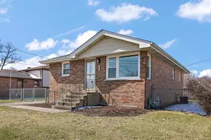 8356 Sayre Ave, Burbank, IL 60459 - Photo 1