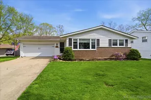 1909 Forrest Blvd, Saint Charles, IL 60174 - Photo 1