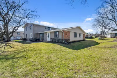 127 Fairlane Court #c, Bloomingdale, IL 60108 - Photo 1