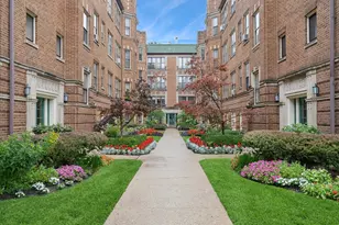721 Hinman Ave, Evanston, IL 60202 - Photo 1