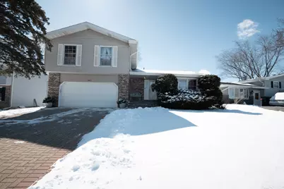 2407 Valley Drive, Lindenhurst, IL 60046 - Photo 1