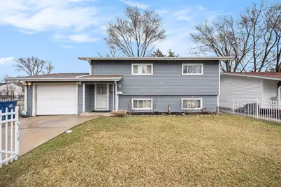 1241 S Elmwood Avenue, Waukegan, IL 60085 - Photo 1