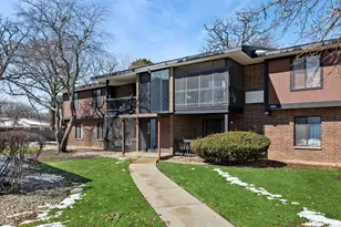 4710 W Northfox Ln W, McHenry, IL 60050 - Photo 1