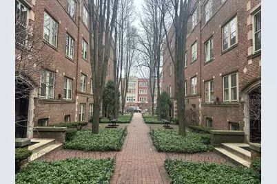 219 N Oak Park Avenue #3E, Oak Park, IL 60302 - Photo 1