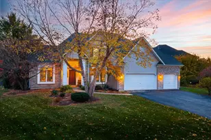 130 Alderwood Ln, Aurora, IL 60504 - Photo 1
