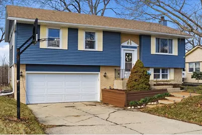394 Northgate Road, Lindenhurst, IL 60046 - Photo 1