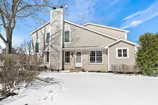 989 N Cove Dr, Palatine, IL 60067 - Photo 1