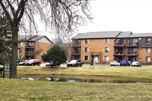 649 N Briar Hill Ln, Addison, IL 60101 - Photo 1
