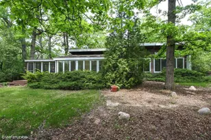 1530 Woodland Dr, Deerfield, IL 60015 - Photo 1