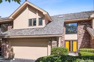 43 Oak Creek Ct, Burr Ridge, IL 60527 - Photo 1
