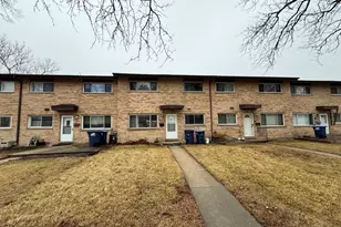 231 Dover Dr, Des Plaines, IL 60018 - Photo 1