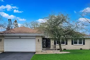 1003 W Hintz Rd, Arlington Heights, IL 60004 - Photo 1