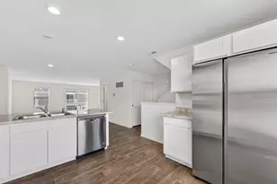 3831 Currant Ln, Elgin, IL 60124 - Photo 5