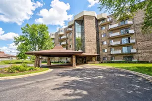 1275 E Baldwin Ln, Palatine, IL 60074 - Photo 1
