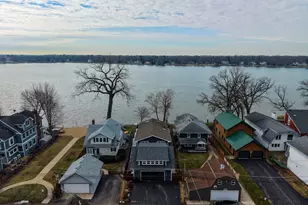 795 Oak Ct, Crystal Lake, IL 60014 - Photo 1