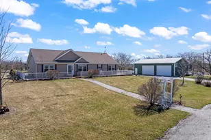 3015 N 1600 East Rd, Clifton, IL 60927 - Photo 1