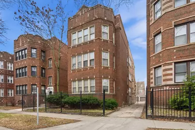 7634 S Phillips Avenue, Chicago, IL 60649 - Photo 1