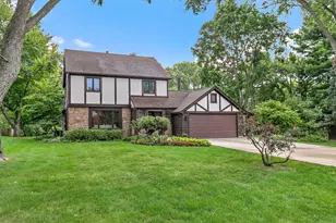 2916 Skyline Dr, Crystal Lake, IL 60012 - Photo 1
