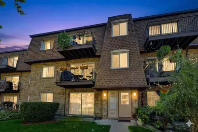 9420 Bay Colony Drive #2E, Des Plaines, IL 60016 - Photo 1