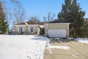 1022 Rosewood Dr, Carpentersville, IL 60110 - Photo 1