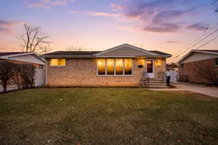 355 Iris Ln, Chicago Heights, IL 60411 - Photo 1