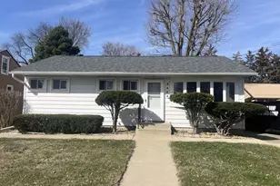 2043 Crosat St, Lasalle, IL 61301 - Photo 1