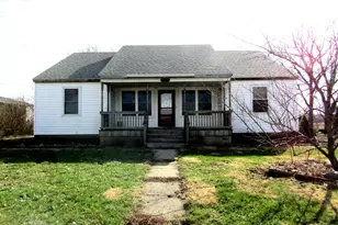 41681 Main St, Hoopeston, IL 60942 - Photo 1