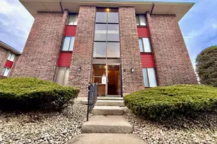 15804 Terrace Dr, Oak Forest, IL 60452 - Photo 1