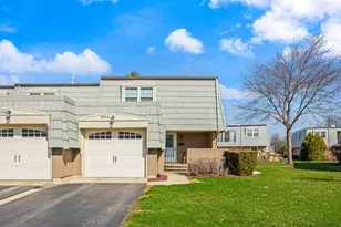 660 Versailles Ct, Elk Grove Village, IL 60007 - Photo 1