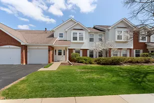 207 Norfolk Ct, Roselle, IL 60172 - Photo 1
