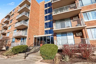 2201 S Highland Avenue #4L, Lombard, IL 60148 - Photo 1
