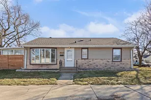 9301 S 54th Ct, Oak Lawn, IL 60453 - Photo 1