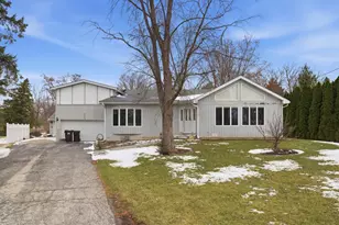 23203 N Prairie Ln, Lincolnshire, IL 60069 - Photo 1