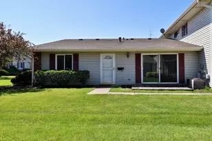135 Nauset Ln, Schaumburg, IL 60194 - Photo 1