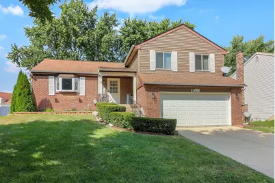812 W Appletree Lane, Bartlett, IL 60103 - Photo 1