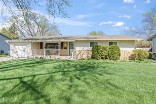 1162 E Patten Dr, Palatine, IL 60074 - Photo 1