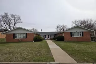 551 Donna Dr, Rockford, IL 61107 - Photo 1