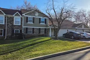21 Superior Ct, Schaumburg, IL 60193 - Photo 1