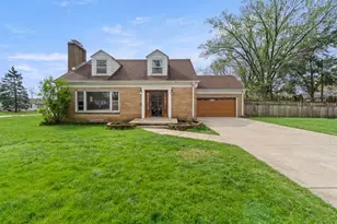 853 Orange St, Elgin, IL 60123 - Photo 1