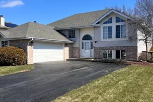 19609 Oakwood Ave, Lynwood, IL 60411 - Photo 1