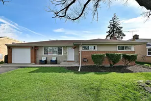 436 E Park Ave, Elmhurst, IL 60126 - Photo 1