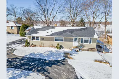2540 E Bonnie Brook Lane, Waukegan, IL 60087 - Photo 1