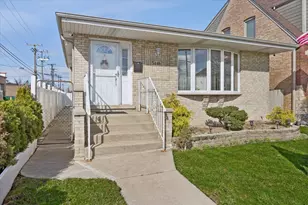 5446 S Rutherford Ave, Chicago, IL 60638 - Photo 1